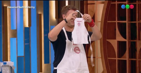El regalo que conmovió a Maxi López en su despedida de MasterChef Celebrity: qué recibió
